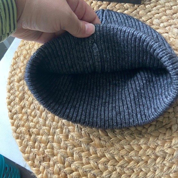 True Religion Patch Logo Ribbed Beanie Cashmere Lambswool Blend Hat - Picture 3 of 6